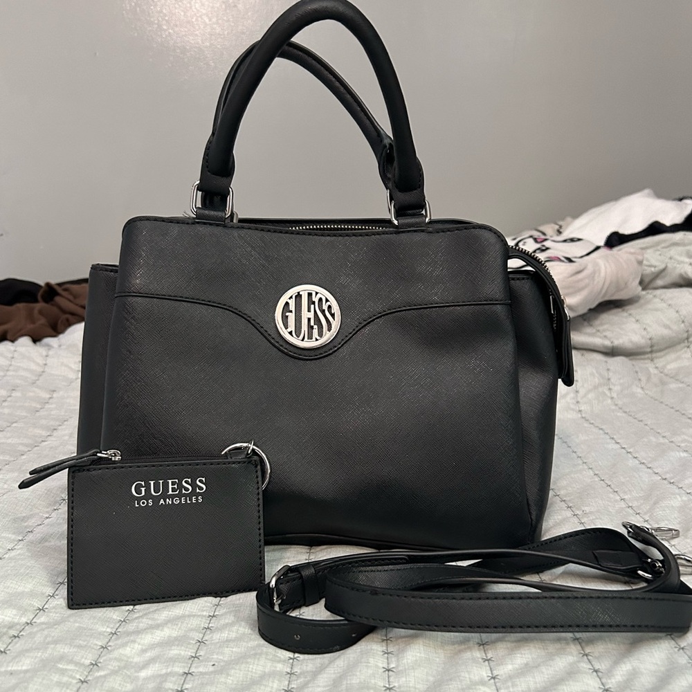 GUESS SHOULDER PURSE